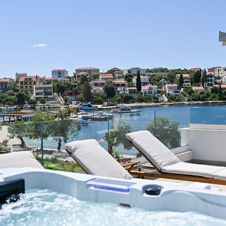 Villa Rozana - Beachfront Wellness Retreat Seget Vranjica Εξωτερικό φωτογραφία
