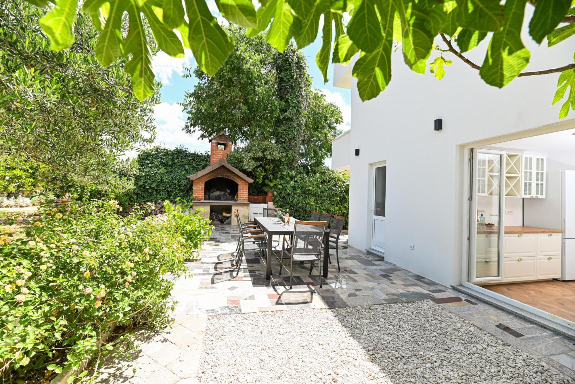 Villa Rozana - Beachfront Wellness Retreat Seget Vranjica Εξωτερικό φωτογραφία